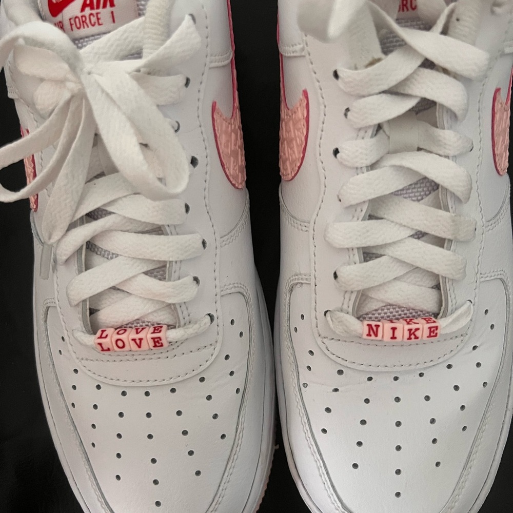 Nike Women’s White and Light Pink Air Force 1 Sneakers - Picture 6 of 9